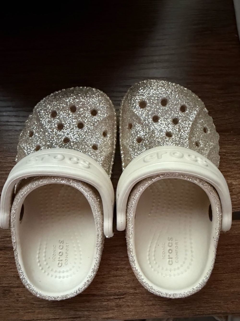 CROCS Kids Glitter Clog in Gold C5